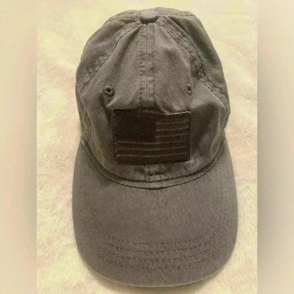 Baseball cap with American Flag in front in gray. Adjustable. By Academy. Unisex - Picture 1 of 8